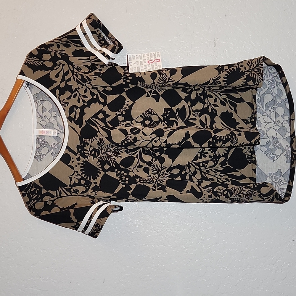 LULAROE Small Classic T Patterned